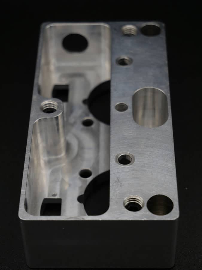 piece-usine-metal-aluminium